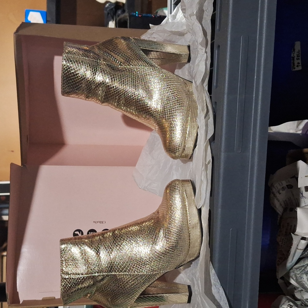Gold Snakeskin platform Booties Size 9 New Mint